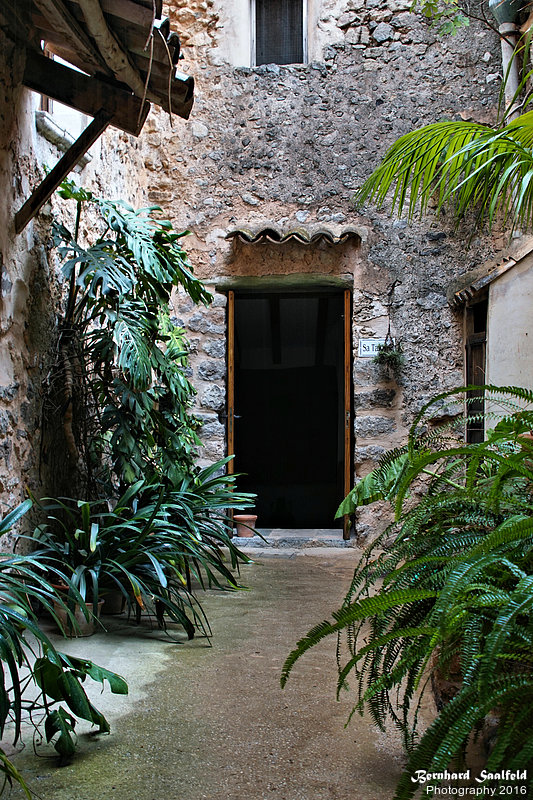 Bernhard Saalfeld - Innenhof