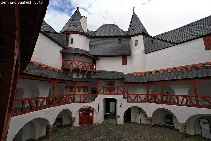 Bernhard Saalfeld - Innenhof.jpg