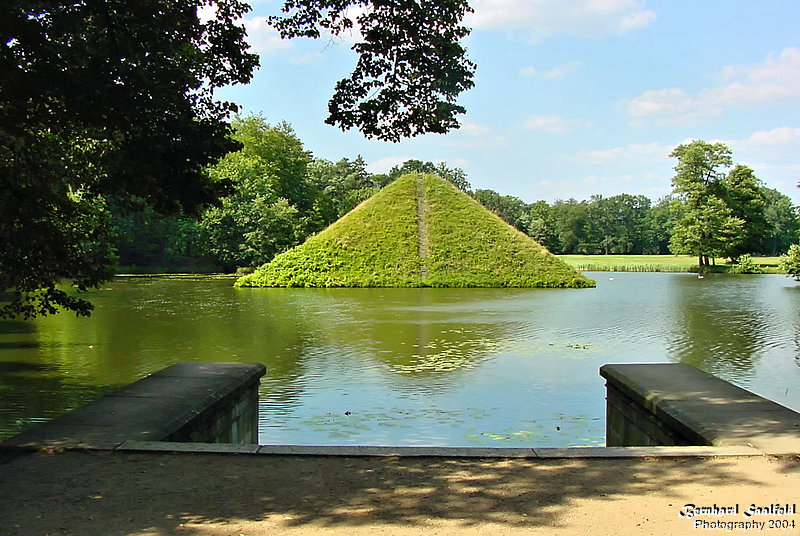 Bernhard Saalfeld - Pyramide Branitzer Park