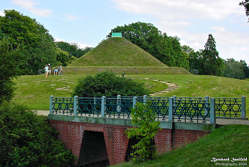 Bernhard Saalfeld - Pyramide Branitzer Park